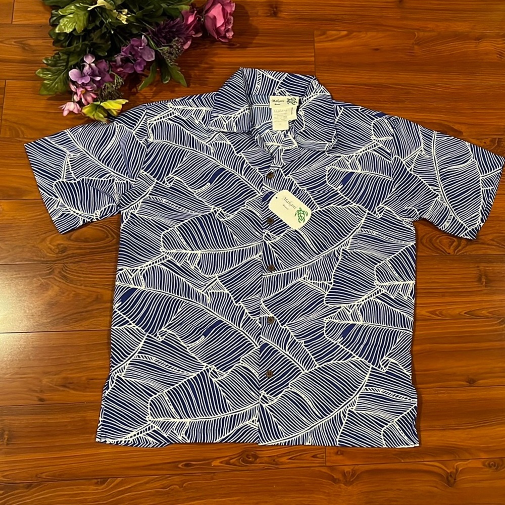 Mahani Aloha Shirt Blue and White Casual Button Down Shirt with Leaf Pattern